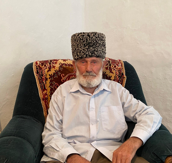 Пахрудин Утарбиев: "Смотрю на красоту природы и у меня зарождаются новые стихи". Пахрудин Утарбиев: "Смотрю на красоту природы и у меня зарождаются новые стихи".