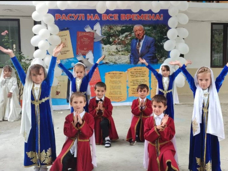 В МКДОУ "Детский сад им. Г. Махачева" прошло праздничное мероприятие «Расул на все времена». В МКДОУ "Детский сад им. Г. Махачева" прошло праздничное мероприятие «Расул на все времена».